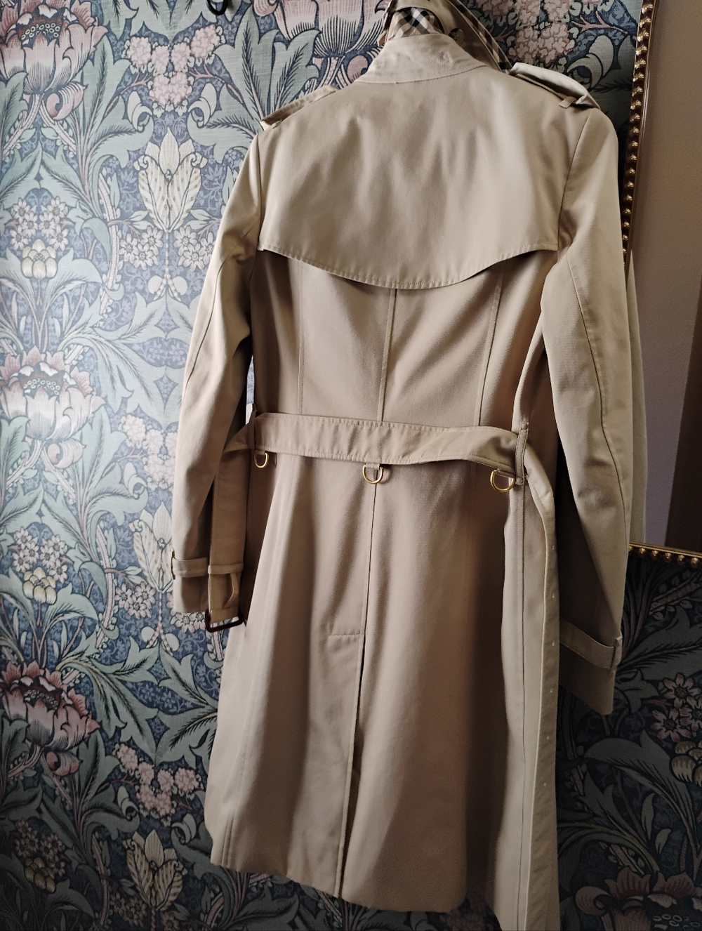 Burberry Beige Double-Breasted Trench Coat, Mid length, Chelsea Size US 6 - Picture 2 of 16